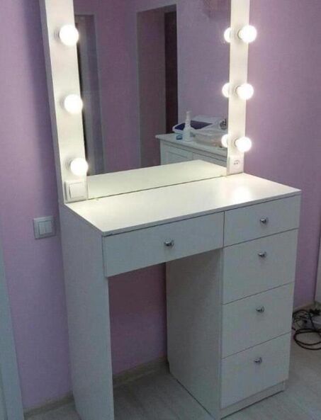 Косметический столик с зеркалом и подсветкой тумба справа белый