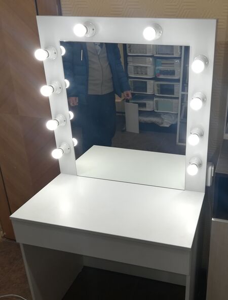 Гримерный стол с зеркалом и подсветкой 1 ящик